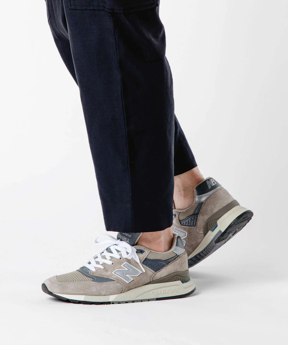 ニューバランスの人気モデル998