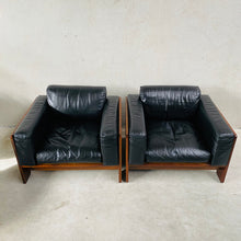 Load image into Gallery viewer, SET OF 2 BLACK LEATHER ARM CHAIRS &quot;BASTIANO&quot; BY TOBIA SCARPA FOR KNOLL, ITALY 1960S
