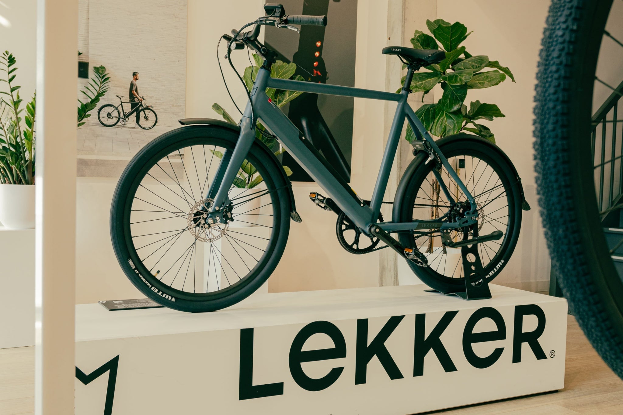 Lekker Bikes Amsterdam eBike display