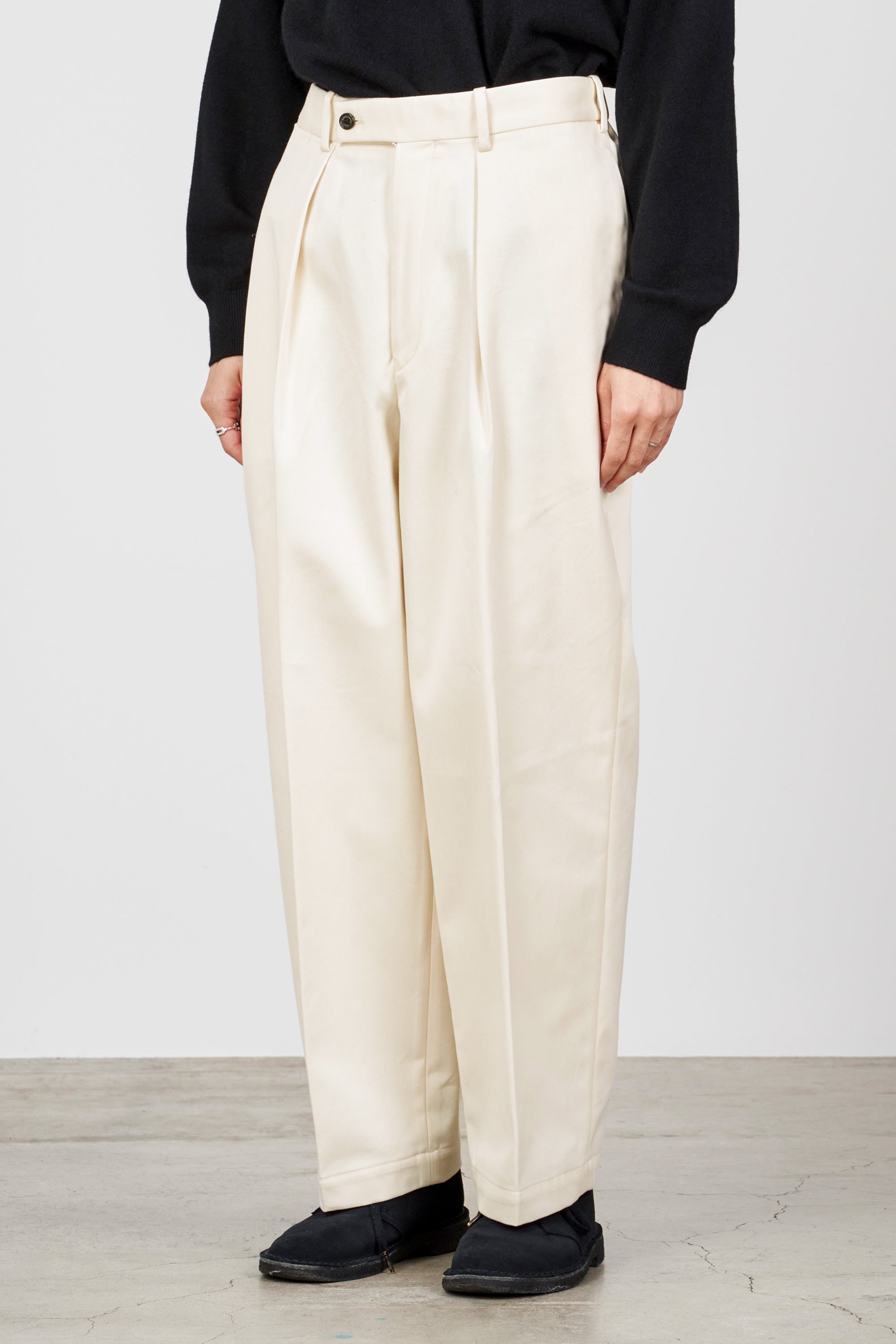 MARKAWARE classic fit trousers サイズ2 - スラックス