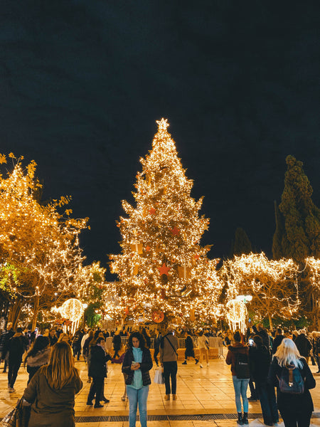Alberi di Natale in piazza Syntagma ad Atene