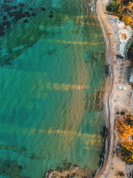 Una spiaggia sabbiosa dell'Attica orientale