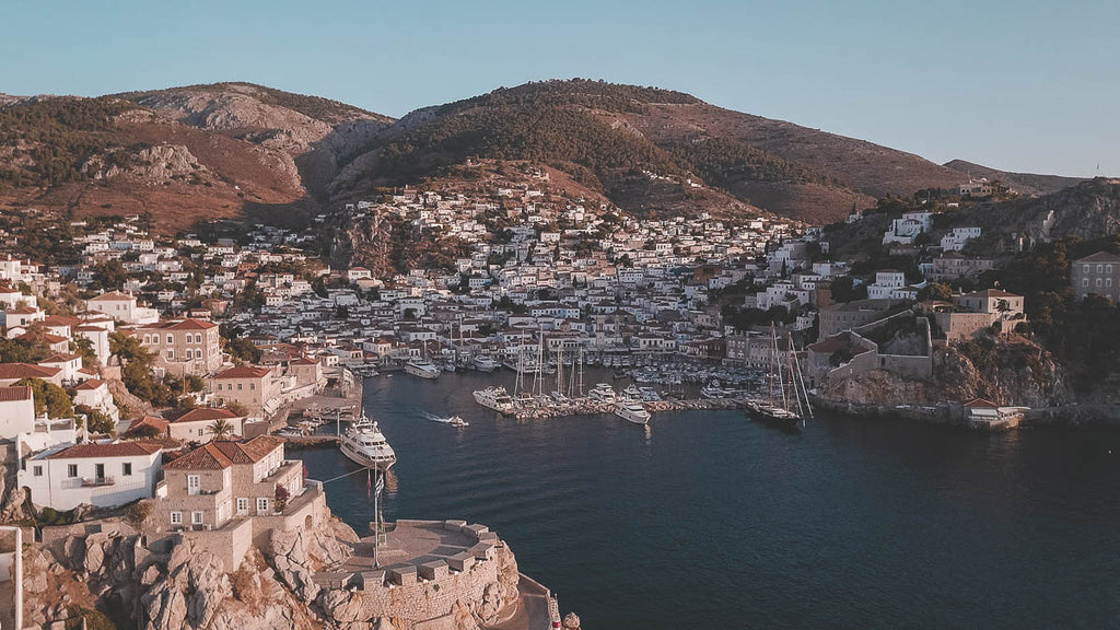 Il tramonto sul porto di Hydra