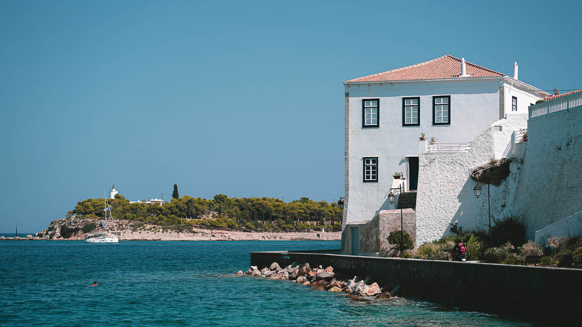 la strada verso Dapia, il porto vecchio di Spetses