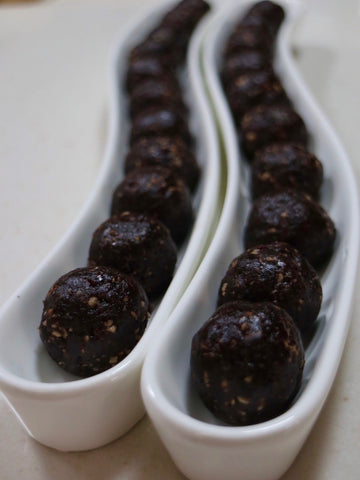 date chocolate balls كرات التمر بالشوكولا 