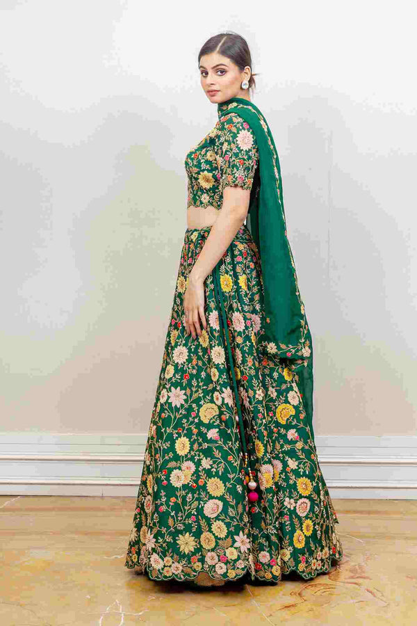 SAYURI DESIGNER HERITAGE BRIDAL VISCOSE SILK HEAVY DESIGNER READY MADE  LEHENGA CHOLI ONLINE RATE WHOLESALER SURAT