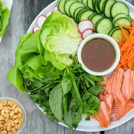 Pan-fried salmon Lettuce Wraps