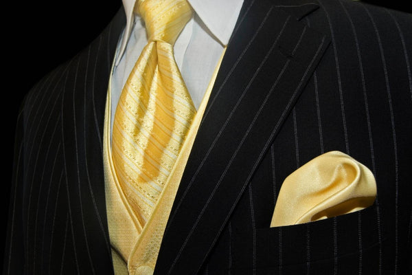 Codici di abbigliamento per cravatte gialle e dorate