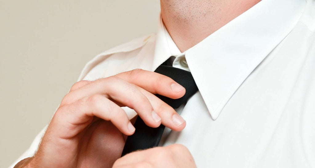 Nudo de corbata simple para hombre 