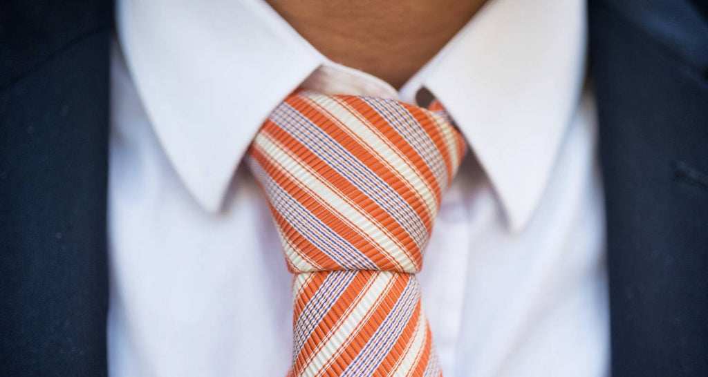 Para qué tipo de cuello utilizar el nudo de corbata simple