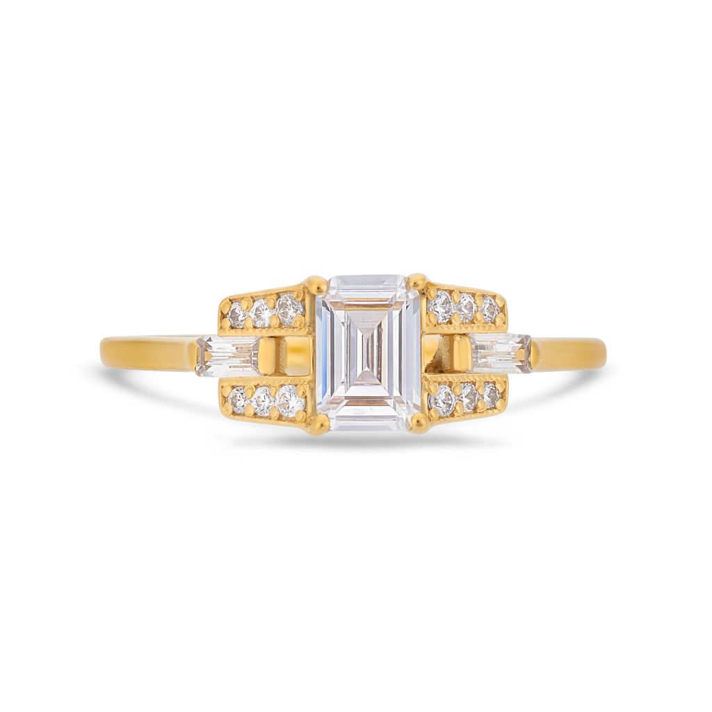 Deco style engagement ring in yellow gold 