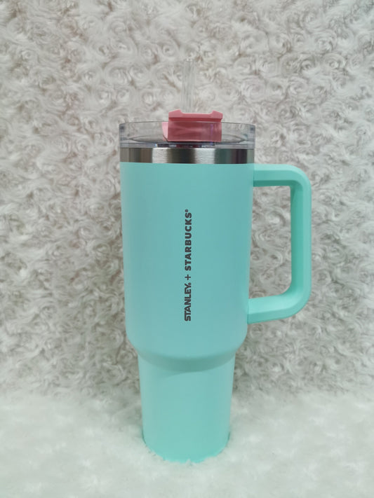 https://cdn.shopify.com/s/files/1/0562/6947/1936/products/MISC-0150Stanley2tonePastelcoldcups40oz.jpg?v=1680094798&width=533