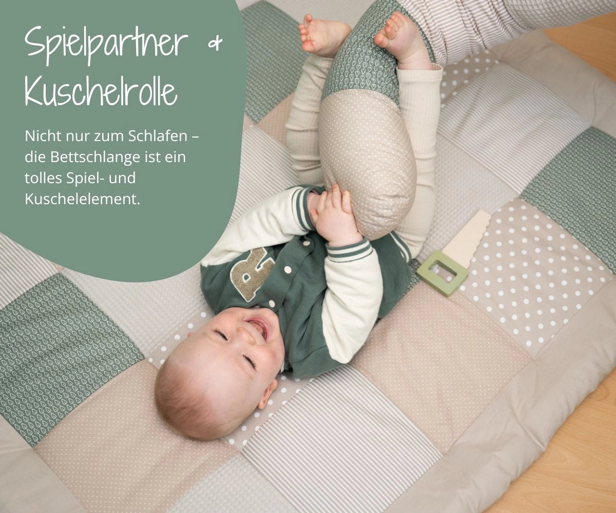 ULLENBOOM Baby Bettschlange - Nicht nur zum Schlafen – die Bettschlange ist ein tolles Spiel- und Kuschelelement.