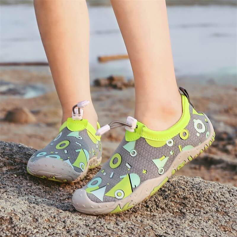 Chaussures de plage enfant Grise avec motifs