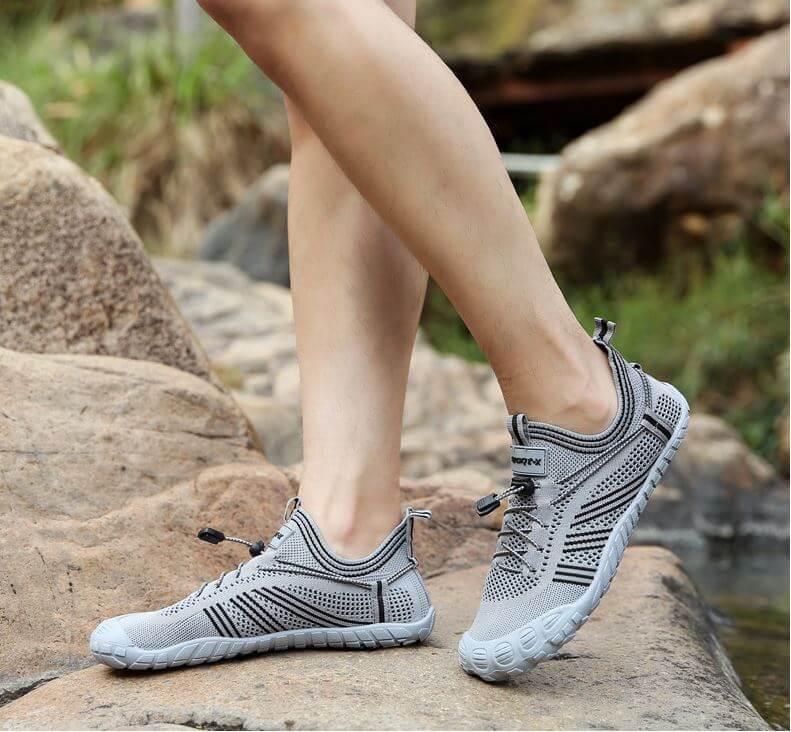 Présentation de la chaussure aquatique Sport-X gris de chez Aquashoes