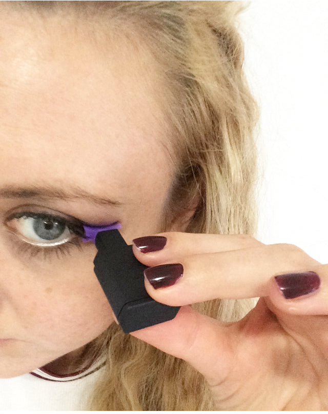 The 30 Second Cat Eyeliner Flick Trick