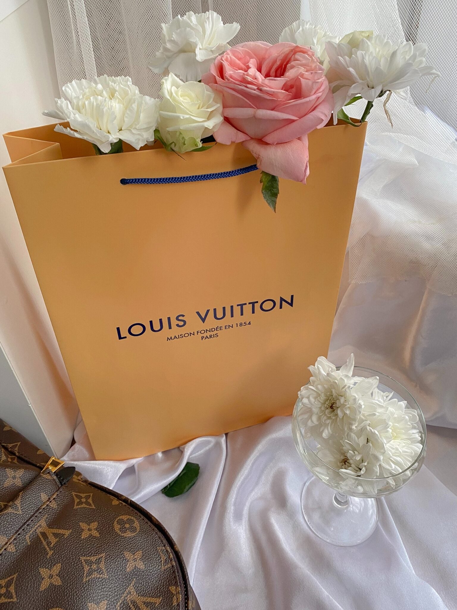 Rent a Louis Vuitton bag