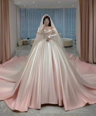 Elegant Wedding Gown with Long Train