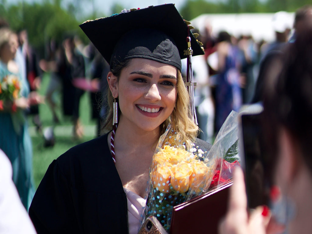 What Flower Symbolizes Graduation | DIGIBUDDHA