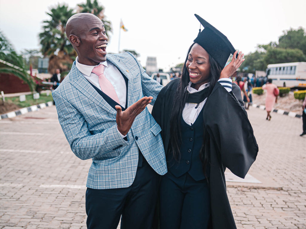 What to Wear for Graduation Pictures: A Chic Guide to Picture-Perfect Outfits | DIGIBUDDHA