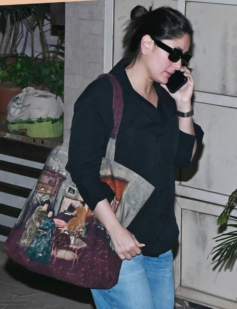 Kareena Kapoor Khan in Voyager Tote