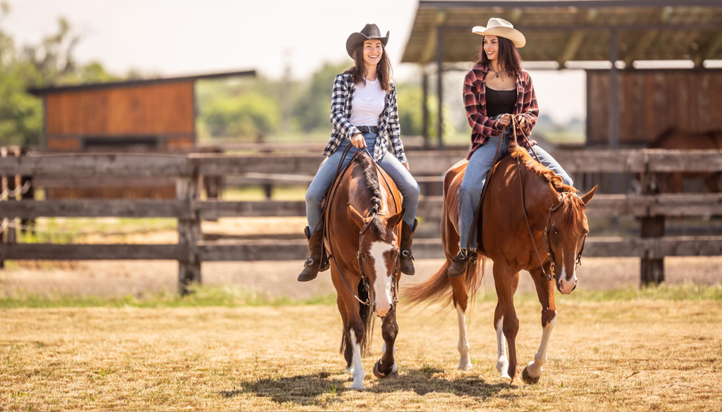 Cinch Clothing Cowgirl