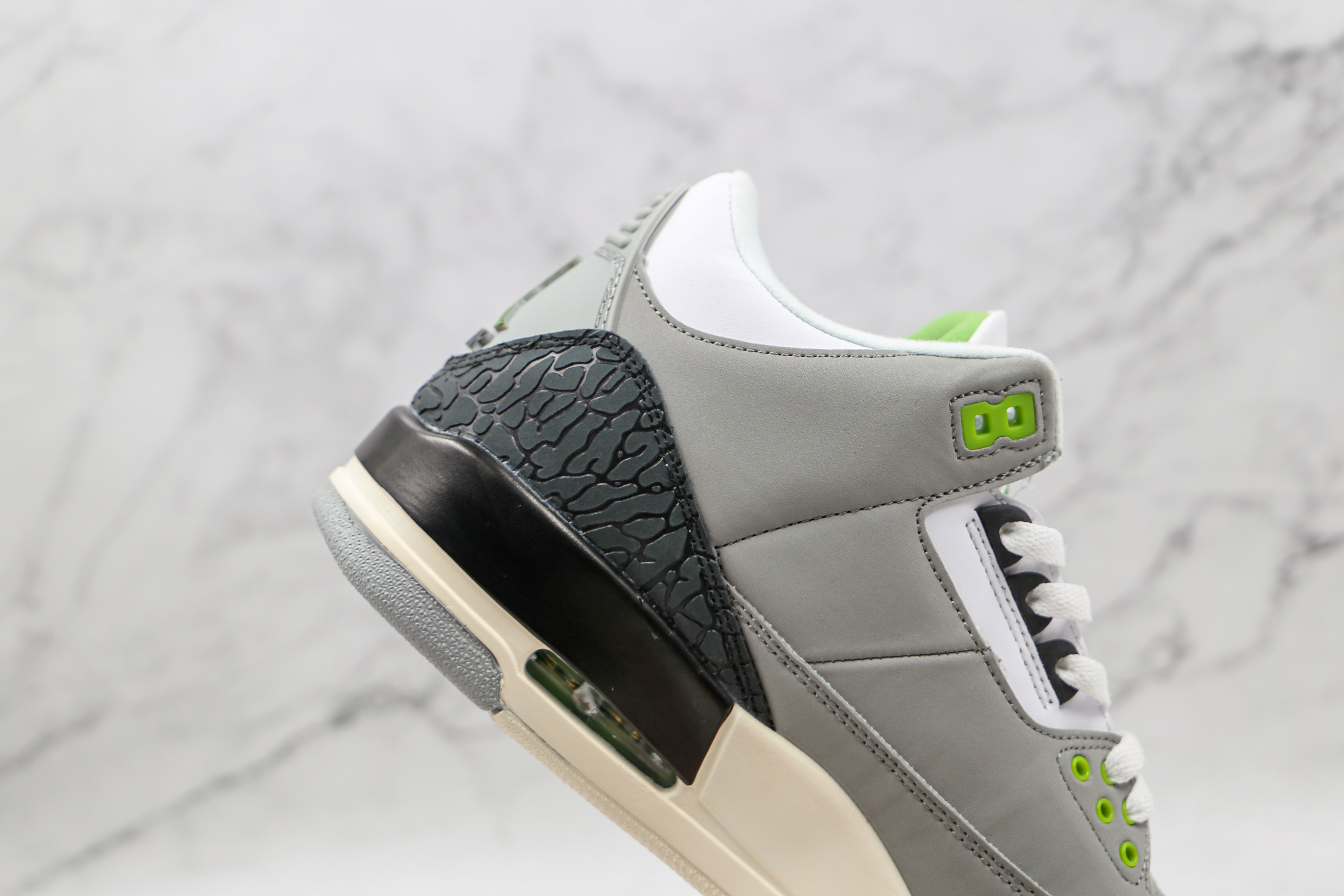 Jordan 3 Retro Chlorophyll 136064-006 Sneakers