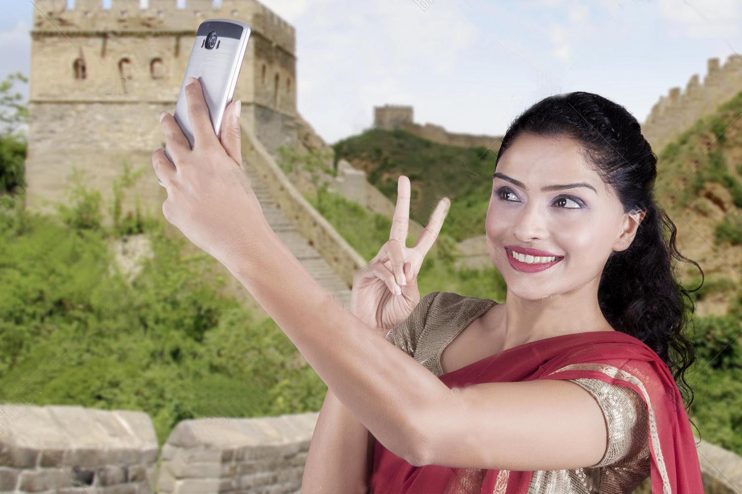 13 selfie poses for girls | Facetune