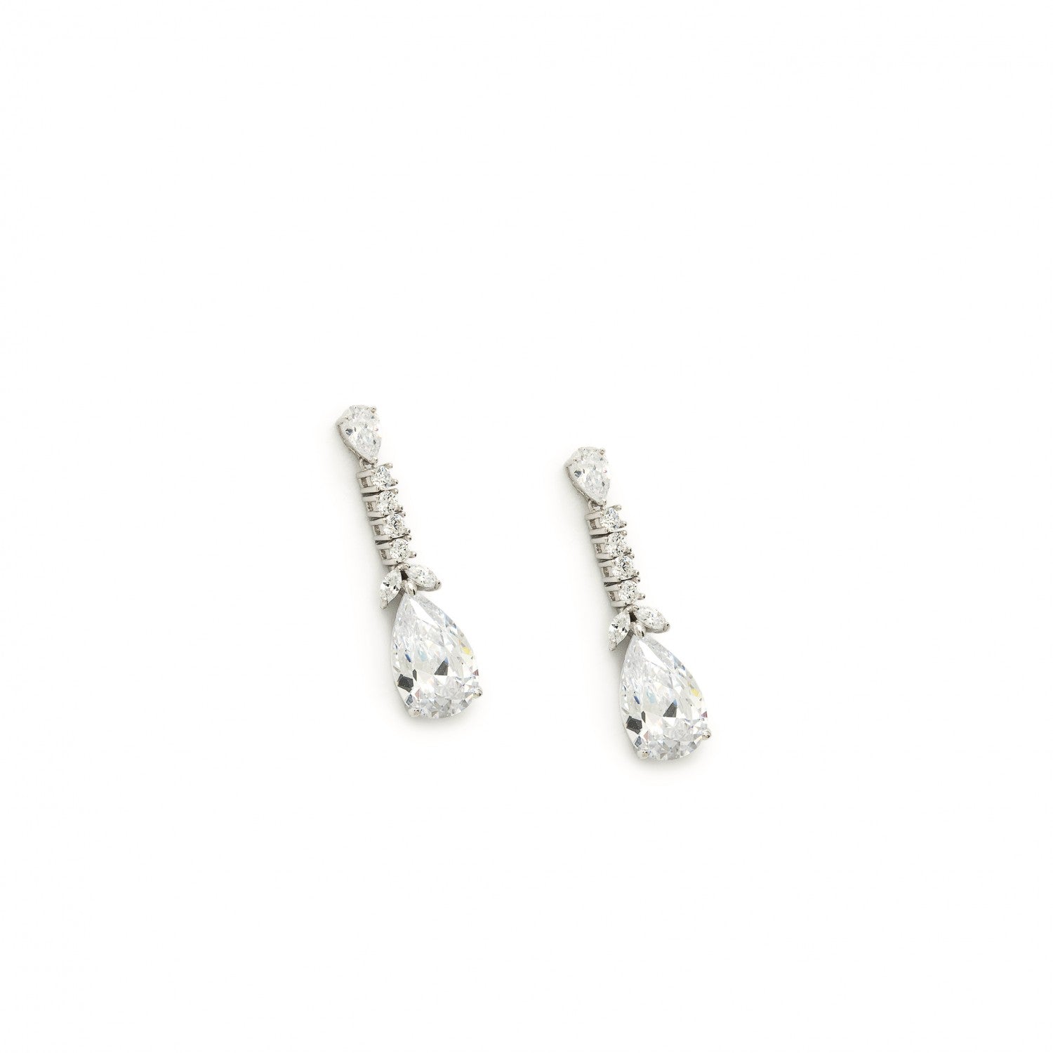 Petites boucles d'oreilles de mariage avec feuilles et gouttes d'eau