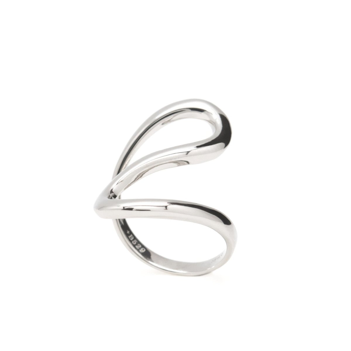 Ring 'wave' with fine and irregular design in smooth silver - LINEARGENT