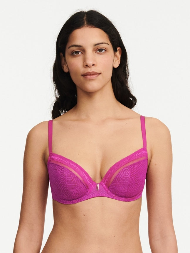 Vicanie's The Bra Fitting Specialists - The Chantelle Chic Essential full  cup bra is a beautiful and feminine new series. The three-compartment cup  lifts and centers the bust. Herringbone pattern fabric and