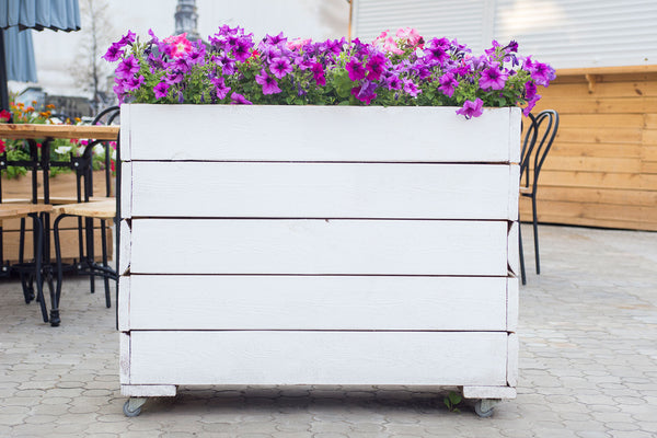 Pot de fleur en palette pour balcon