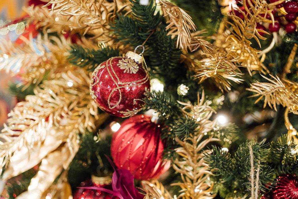 christmas lights on a wreath