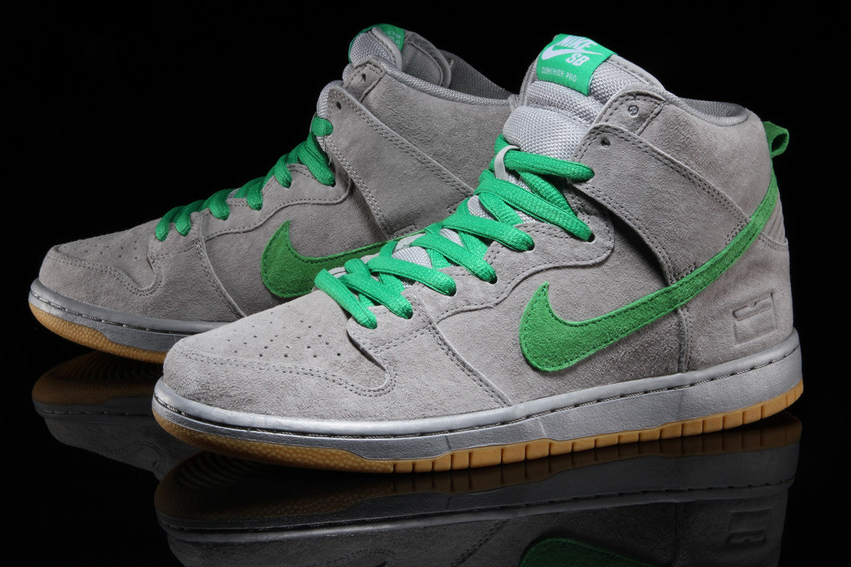 nike sb dunk silver box