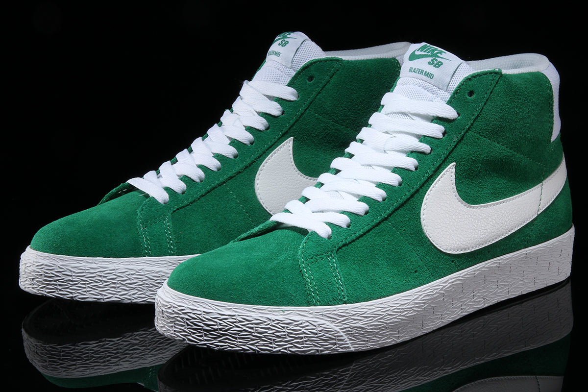 Высокая зеленая. Nike Blazer Green Nike. Nike SB Blazer Mid зеленые. Blazer Mid 77 зеленые. Найк блейзер МИД 77 зеленые.