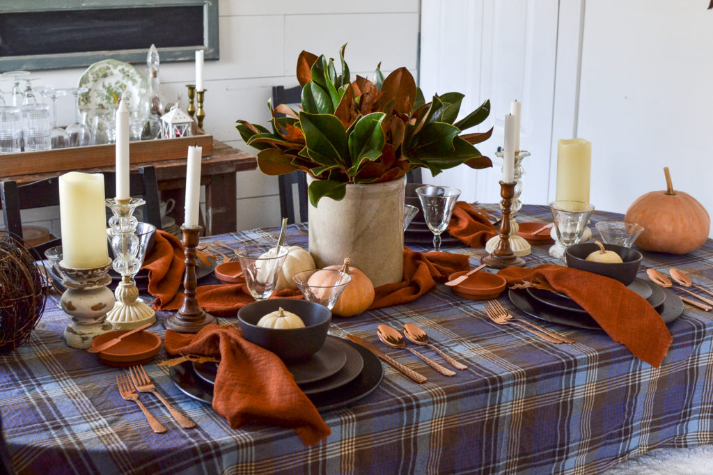 Linens and Textiles For Thanksgiving Tablescapes