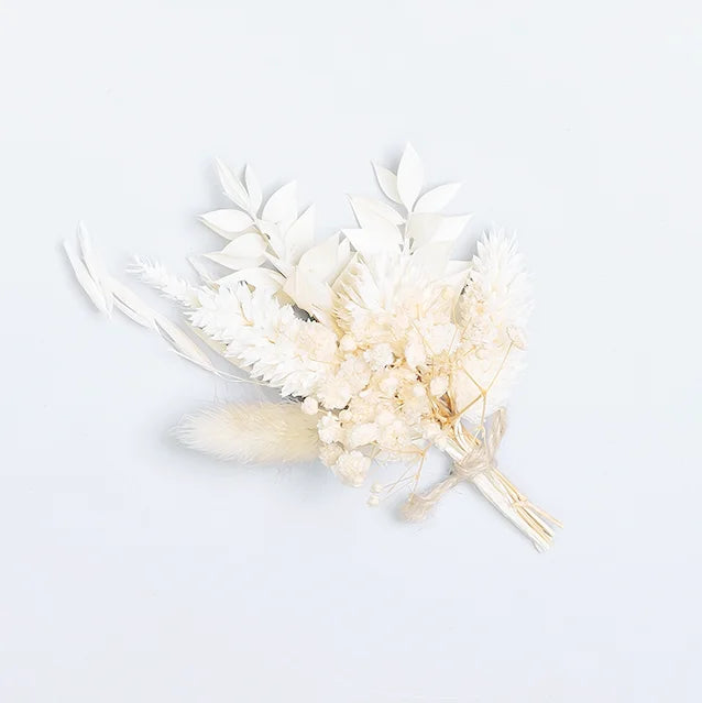 dried floral arrangement in neutral white tones