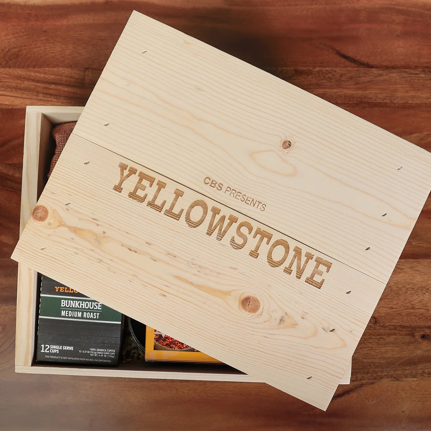 custom-slideshow-yellowstone-giftbox-7611.webp__PID:128bed58-0479-4346-8166-c05ebe693ec0