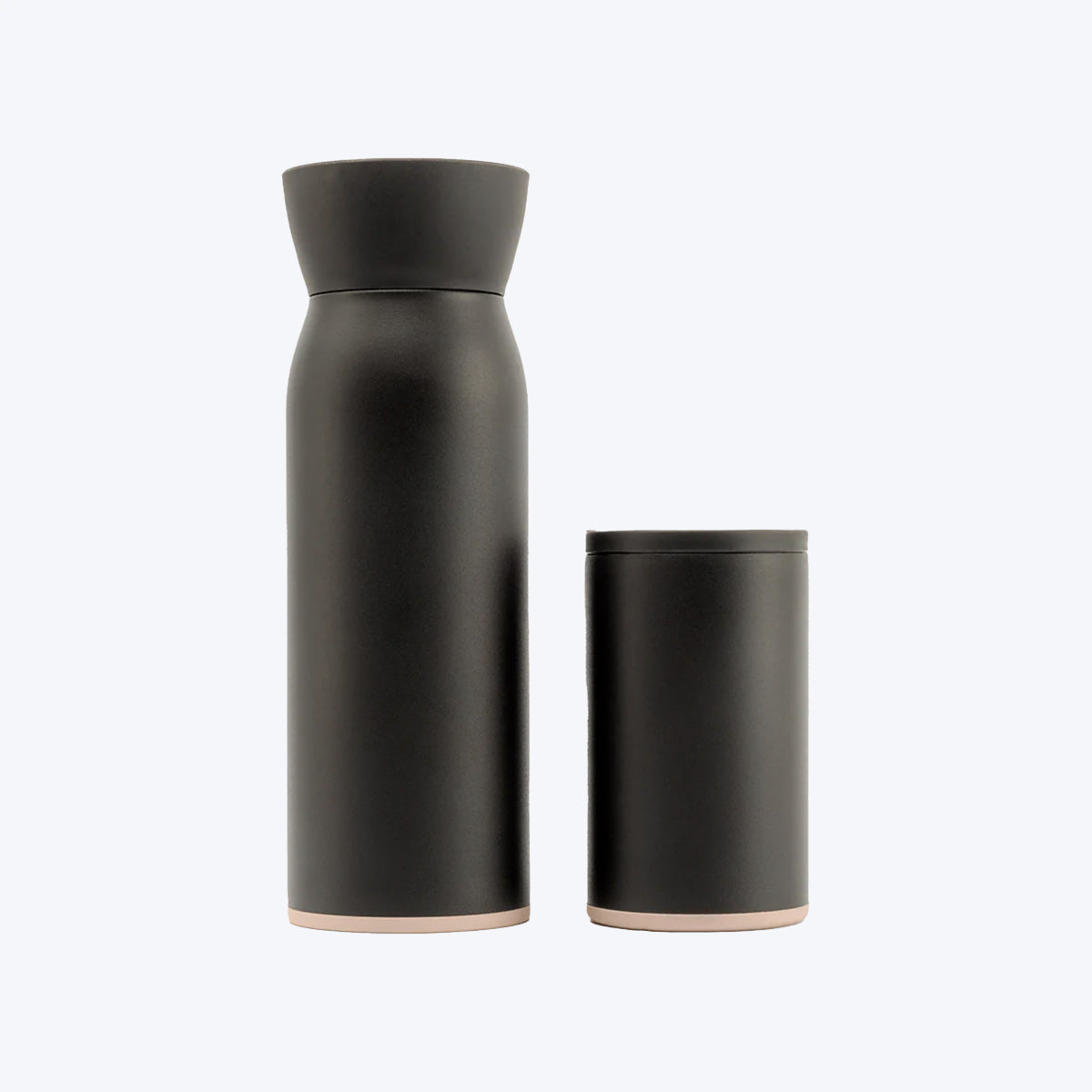 hitch-bottle-and-cup-charcoal.jpg__PID:9a7cf8d2-4cdd-4748-8ba1-c6a34829fc0f