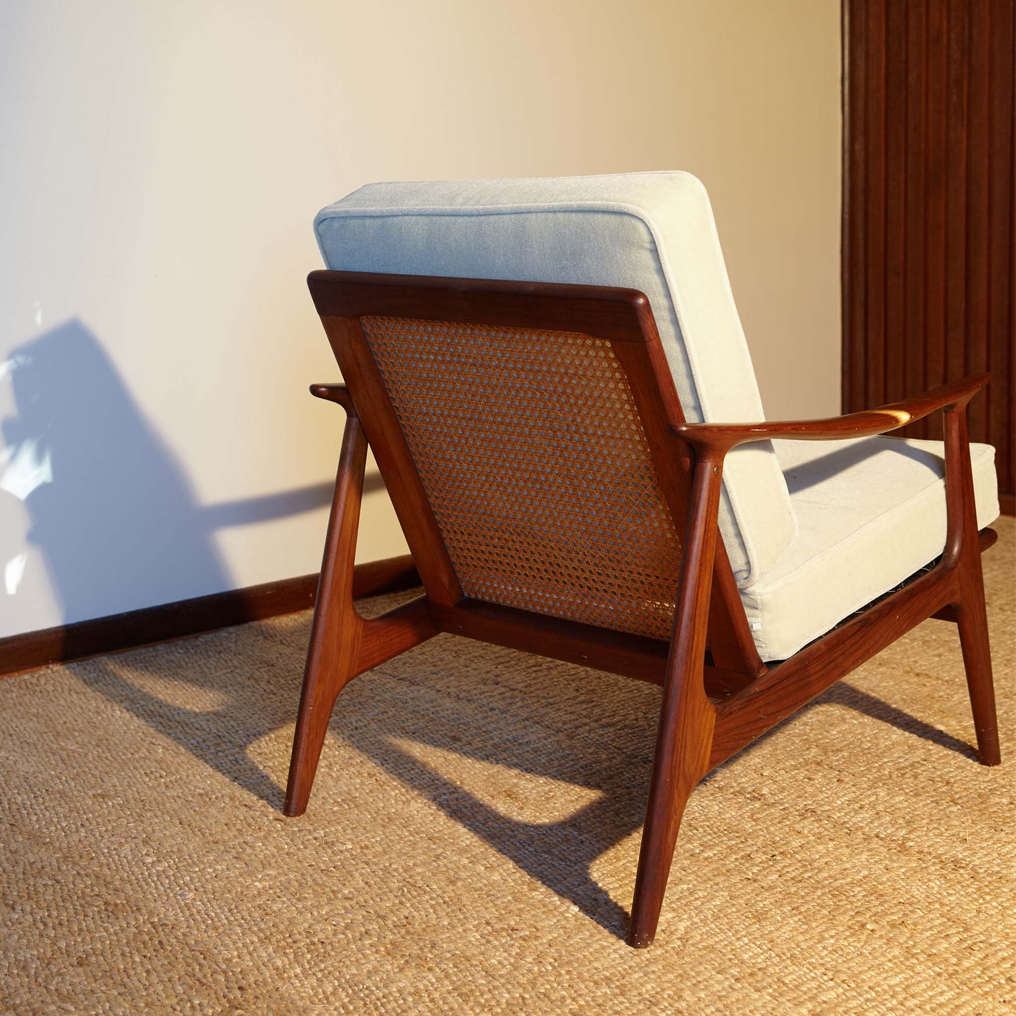 parker style armchair