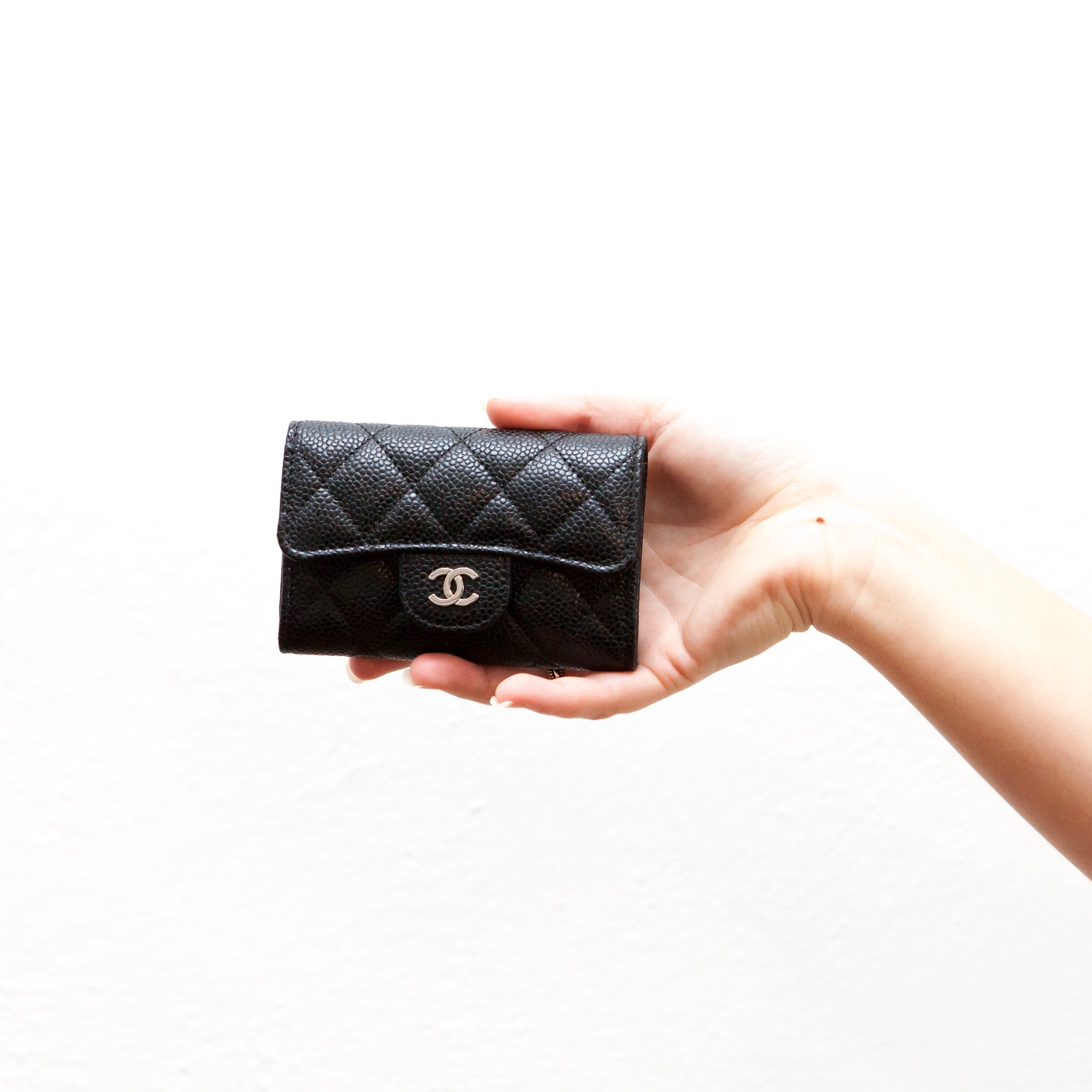 chanel classic caviar card holder