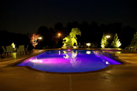 piscina iluminada 
