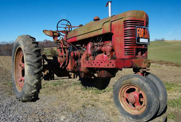 Vieux tracteur à vendre