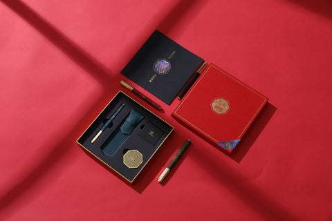 A gift box for the octagon rainbow fountain pen