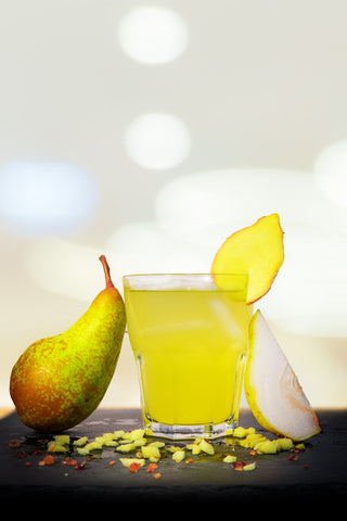 Recette de boisson : un cocktail préparé "Pear Jam" avec décoration