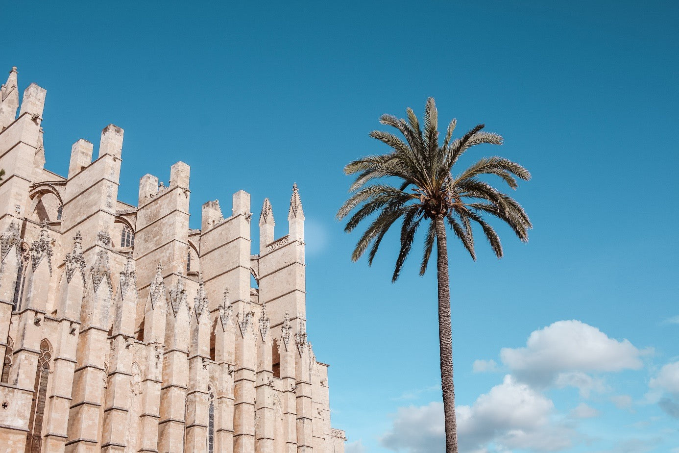 Palma de Mallorca unter blauem Himmel