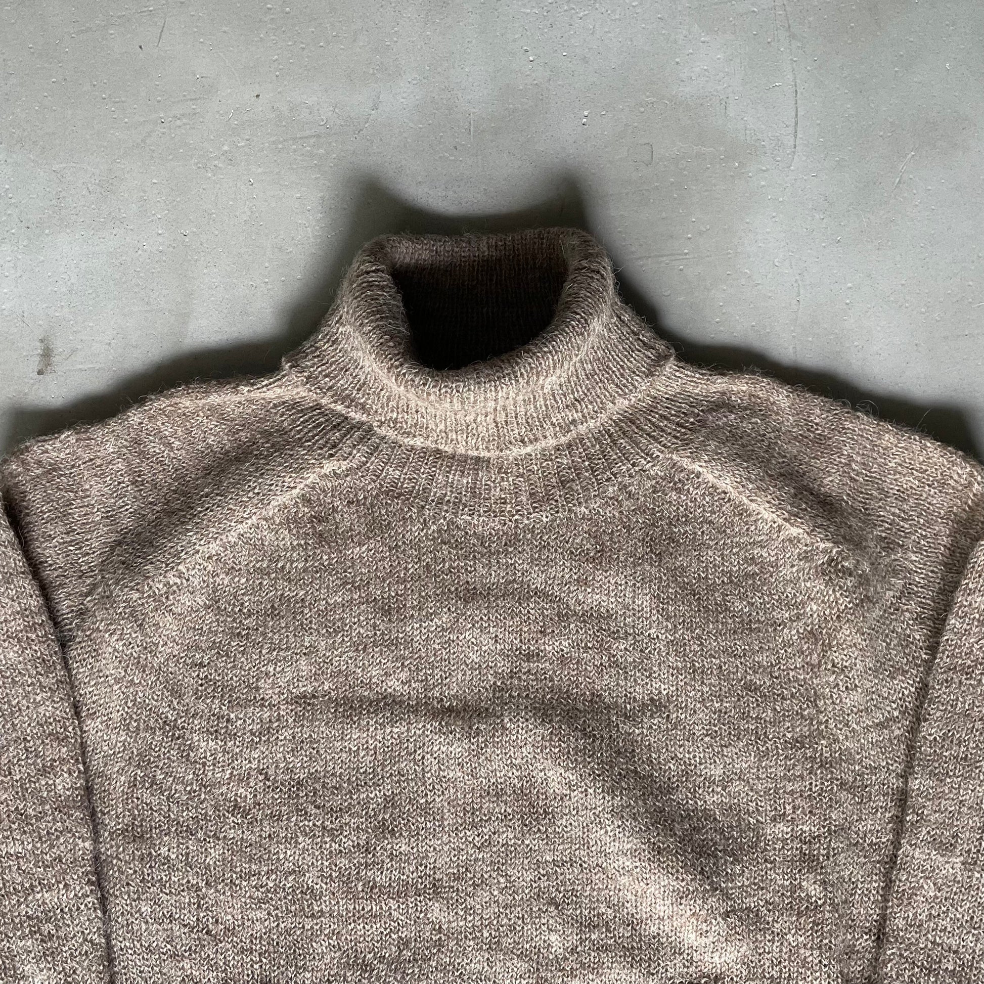 ANATOMICA 1PLY SHETLAND SWEATER TURTLE / BEIGE