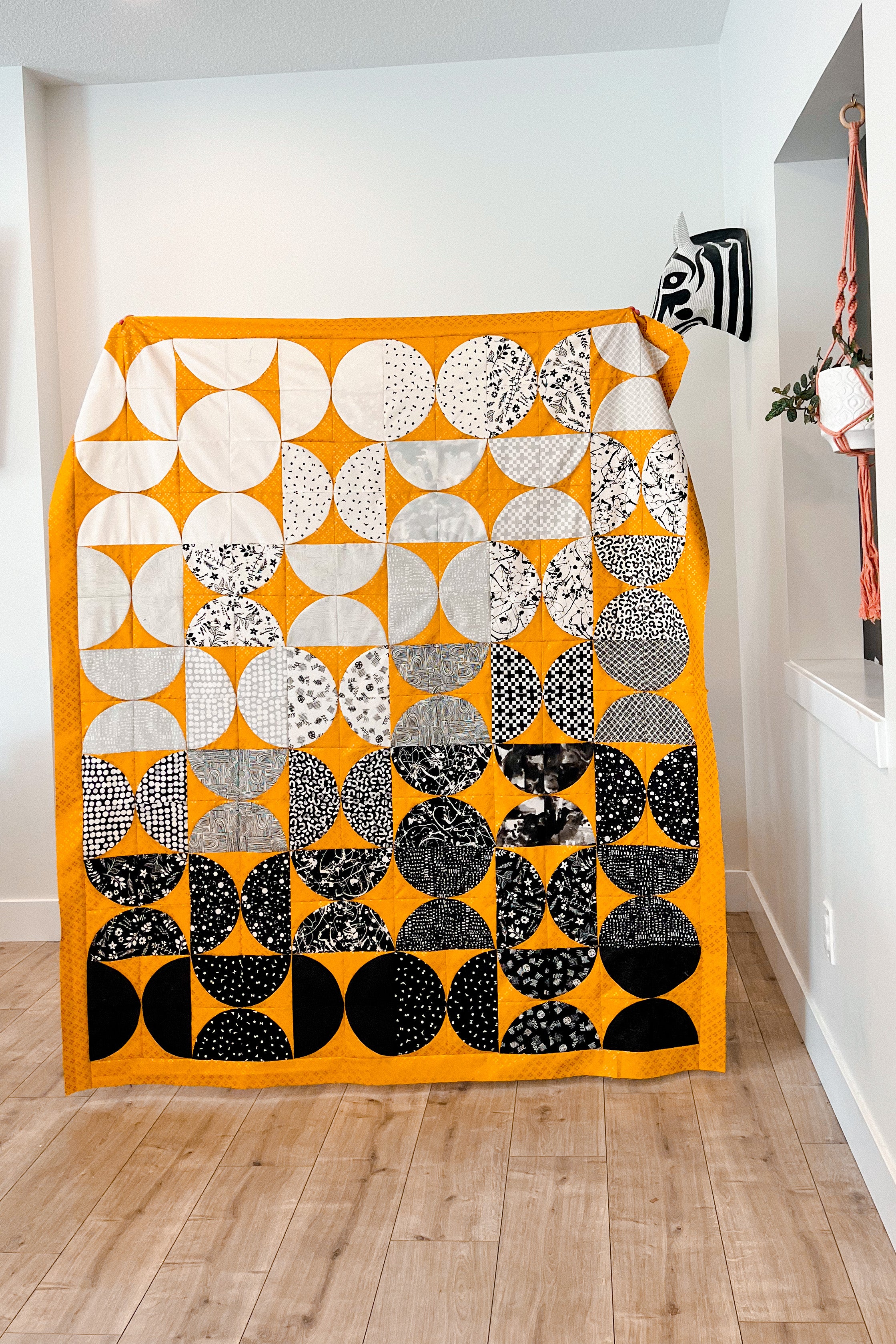 Reverie Quilt made by Amy. A modern quilt design with curved piecing perfect for quilters of all levels, even beginners.