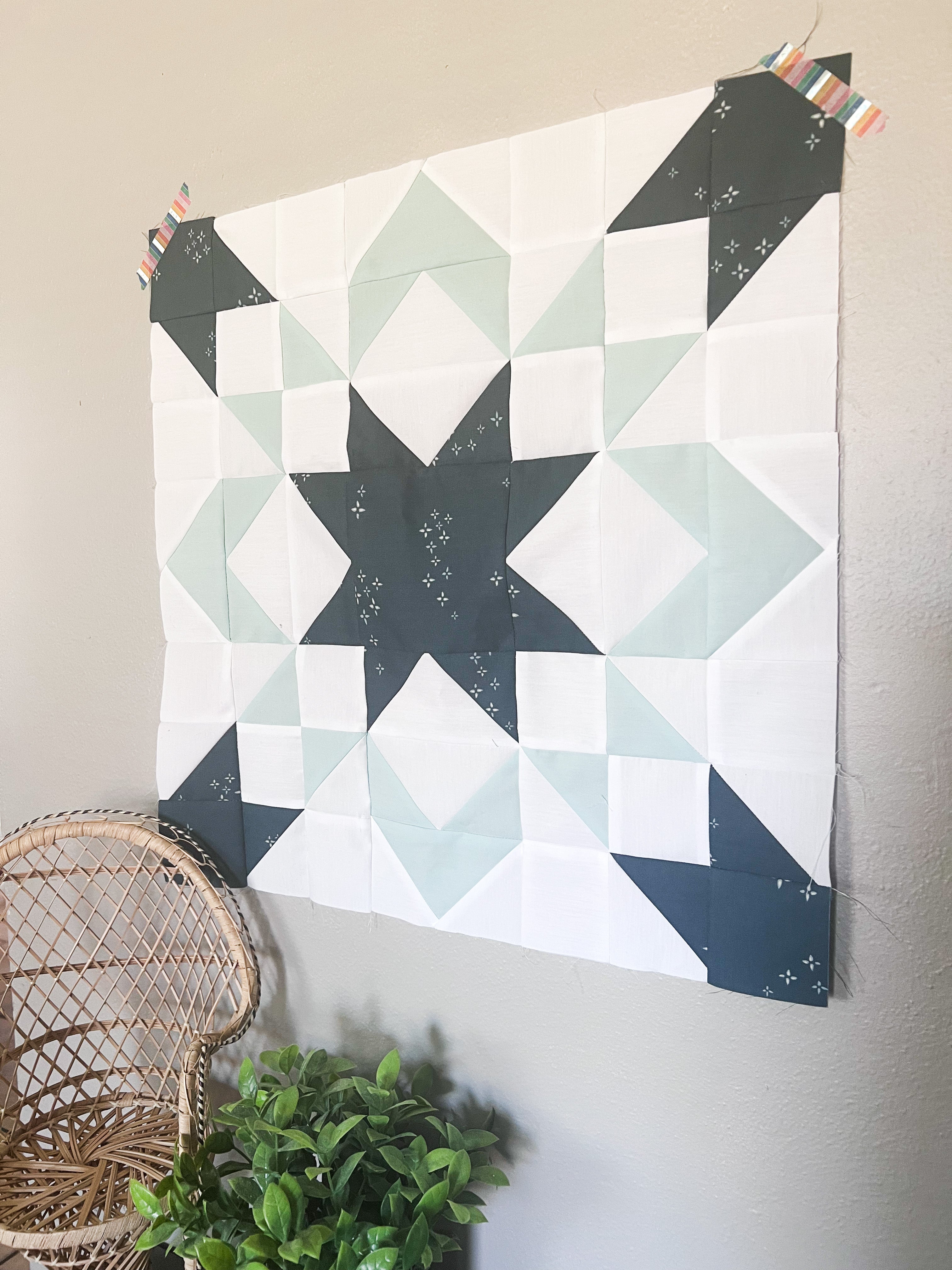 Starly Quilt made by Jessica. A modern but classic sawtooth star block quilt pattern by Cotton and Joy.