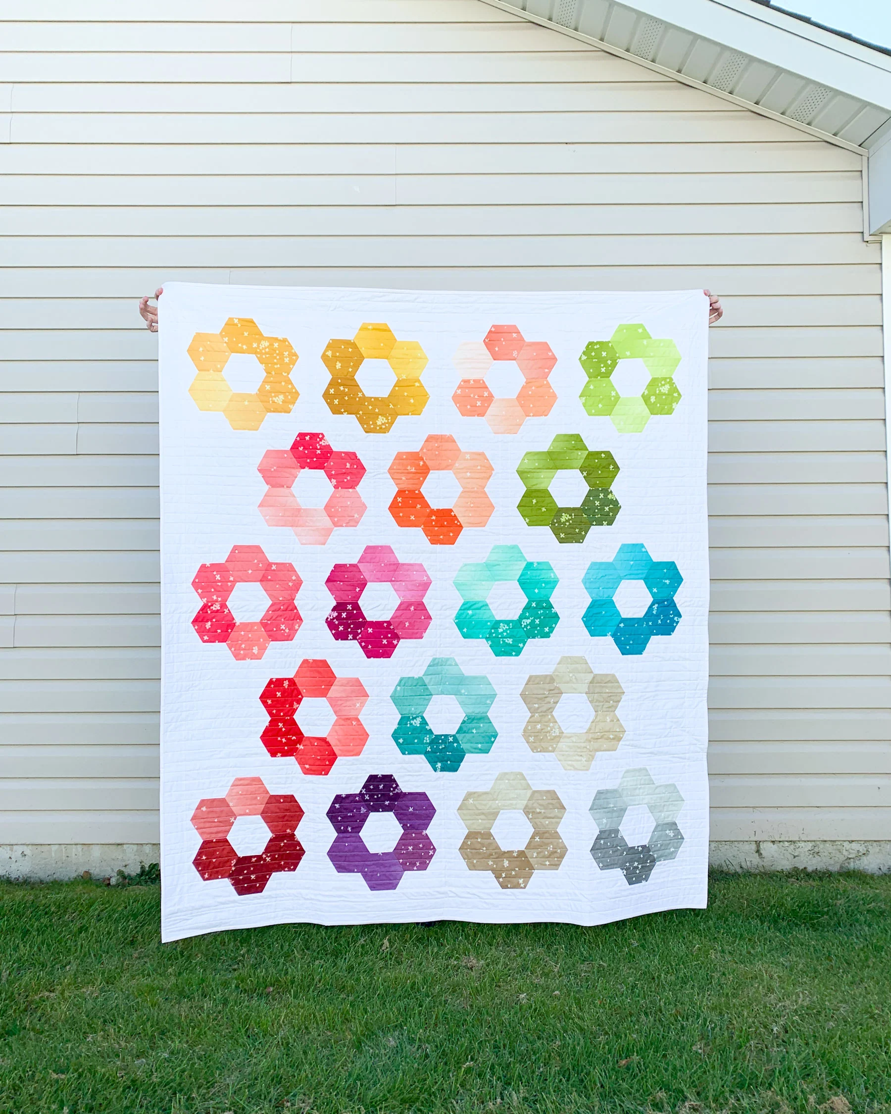Hexie Blooms Quilt Pattern featuring hexagon templates